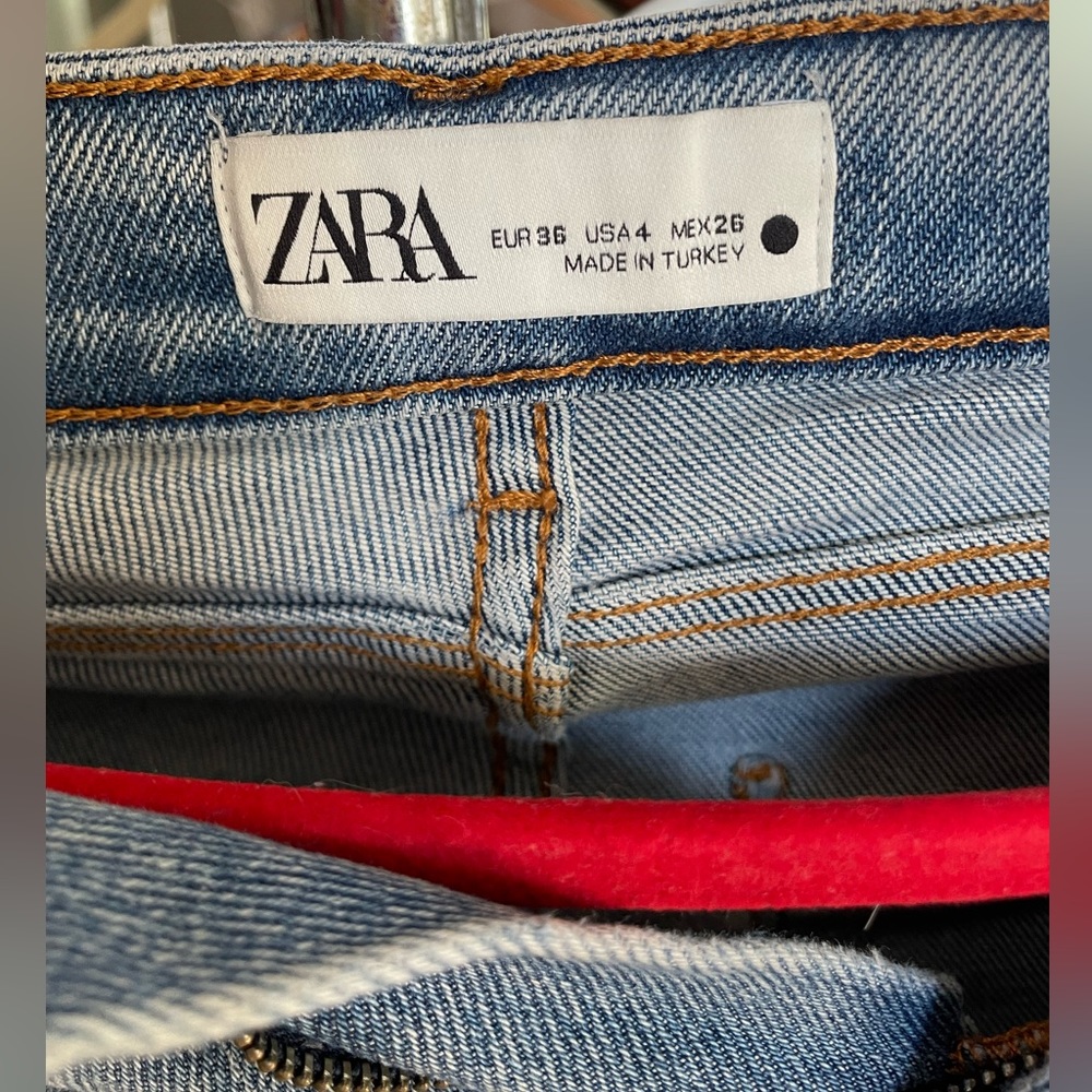 Jeans - Picture 7 of 8